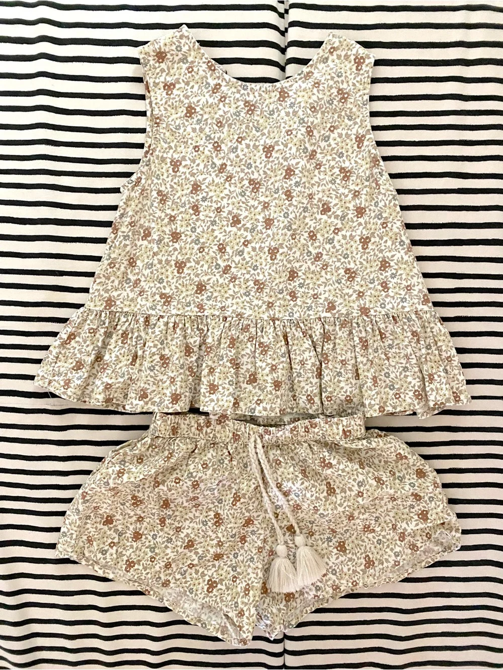 Rylee + Cru 6-7yr Girls Floral Cream Shorts Set
